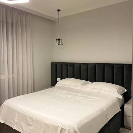 Rest Bllok Τίρανα