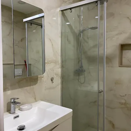 Apartment Rest Bllok Tirana